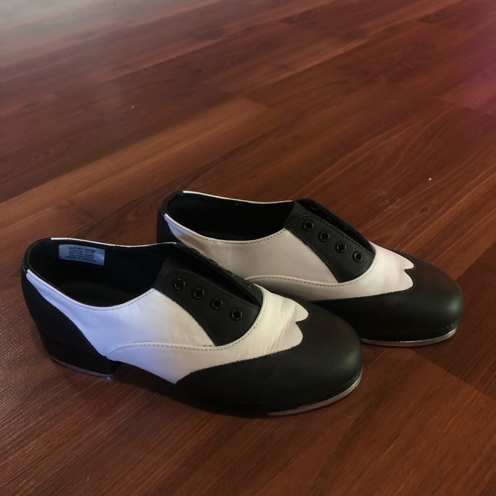 Women’s Leo- Sadle Style Tap Shoes